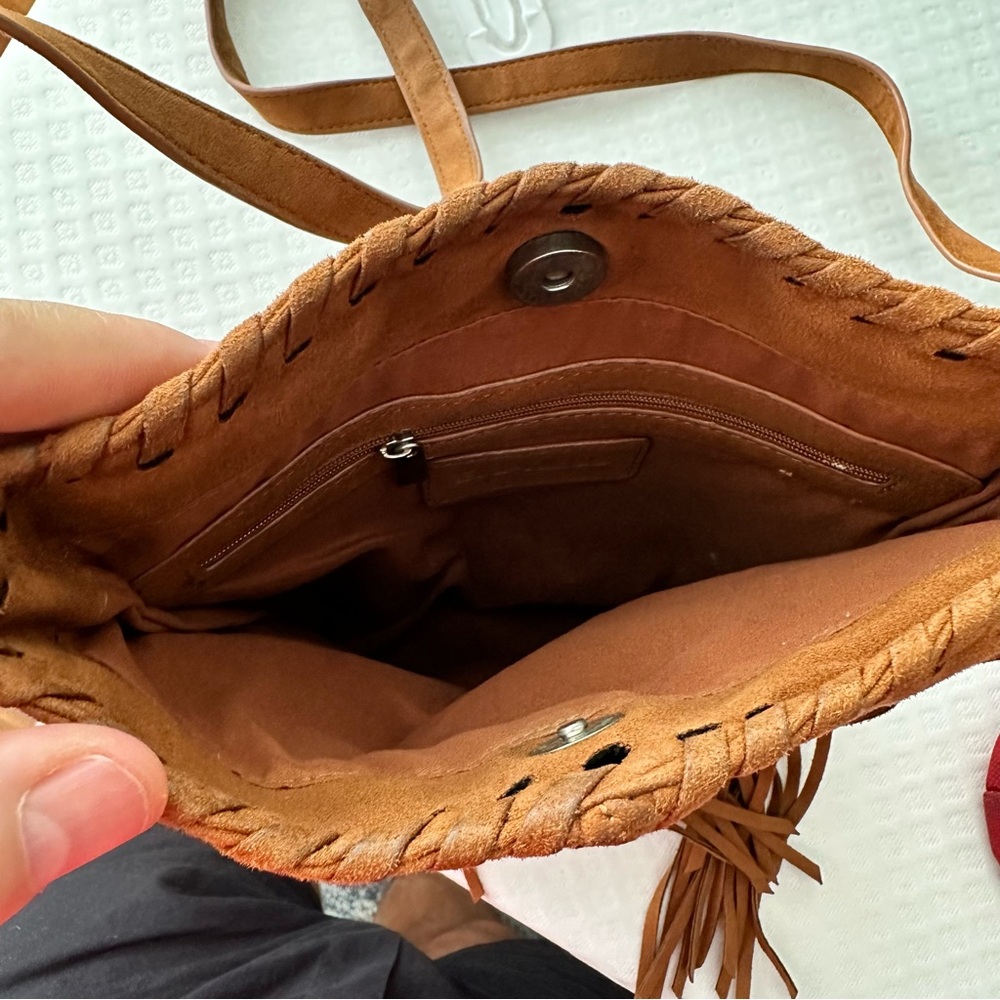 Express faux suede fringe cross body bag - Picture 4 of 5